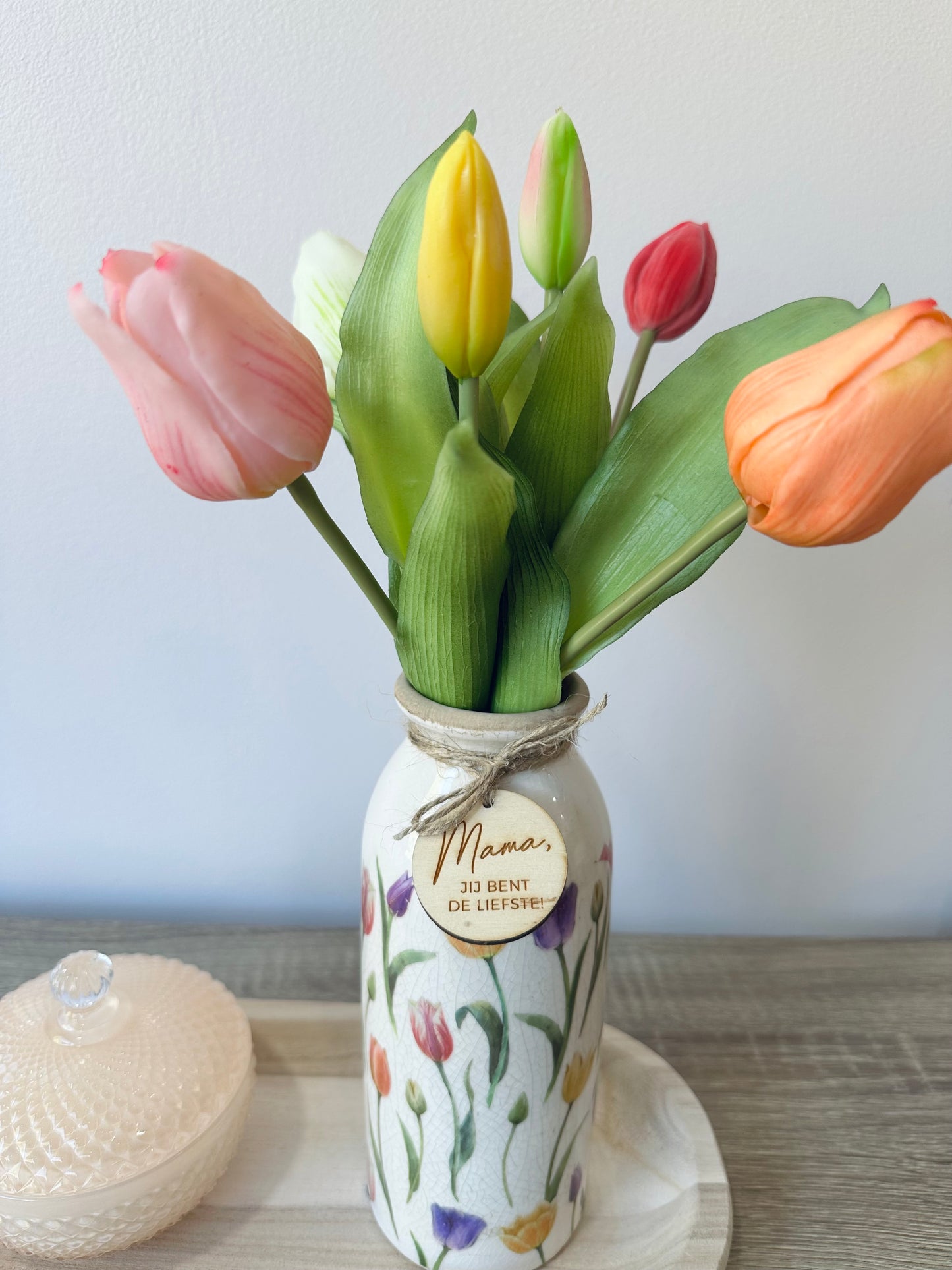 Set vaasje met kaars op houten schaal (Mama jij bent de liefste)