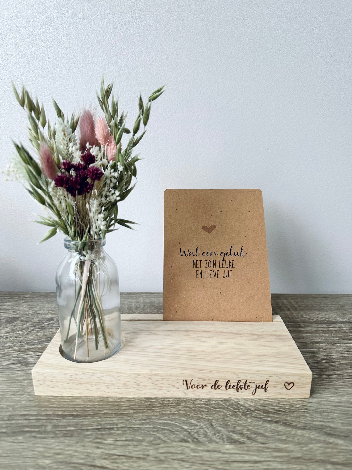 Bloemenplankje met gravure voor Juf