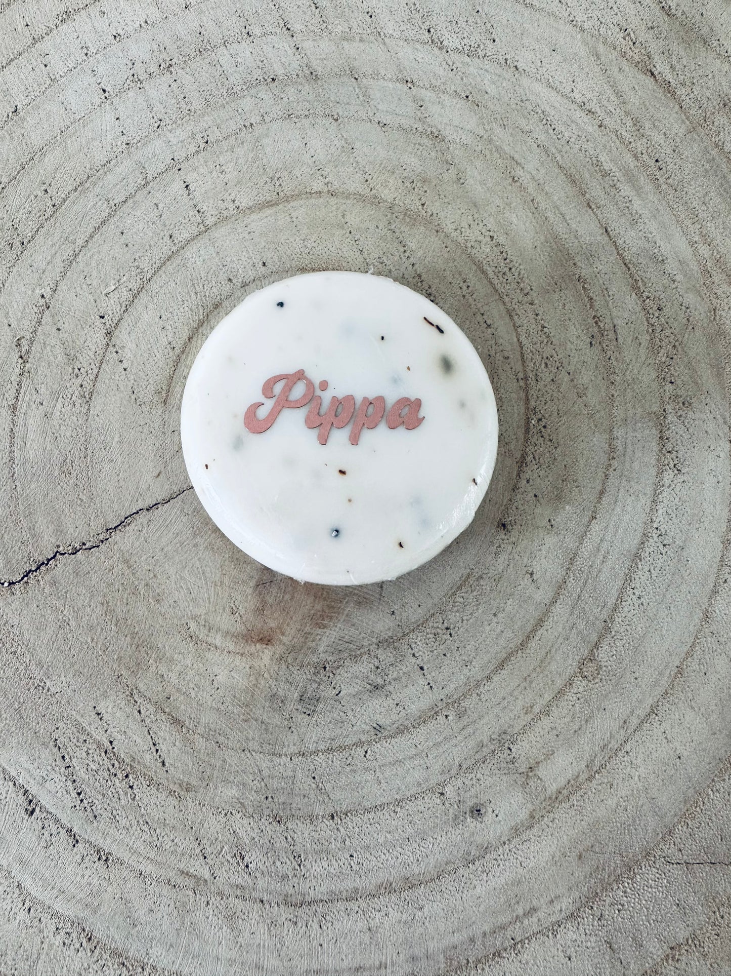 Zeepje rond met naam (per 6 stuks)