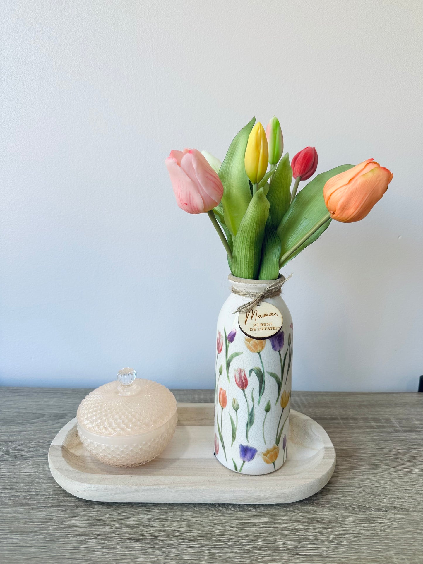 Set vaasje met kaars op houten schaal (Mama jij bent de liefste)