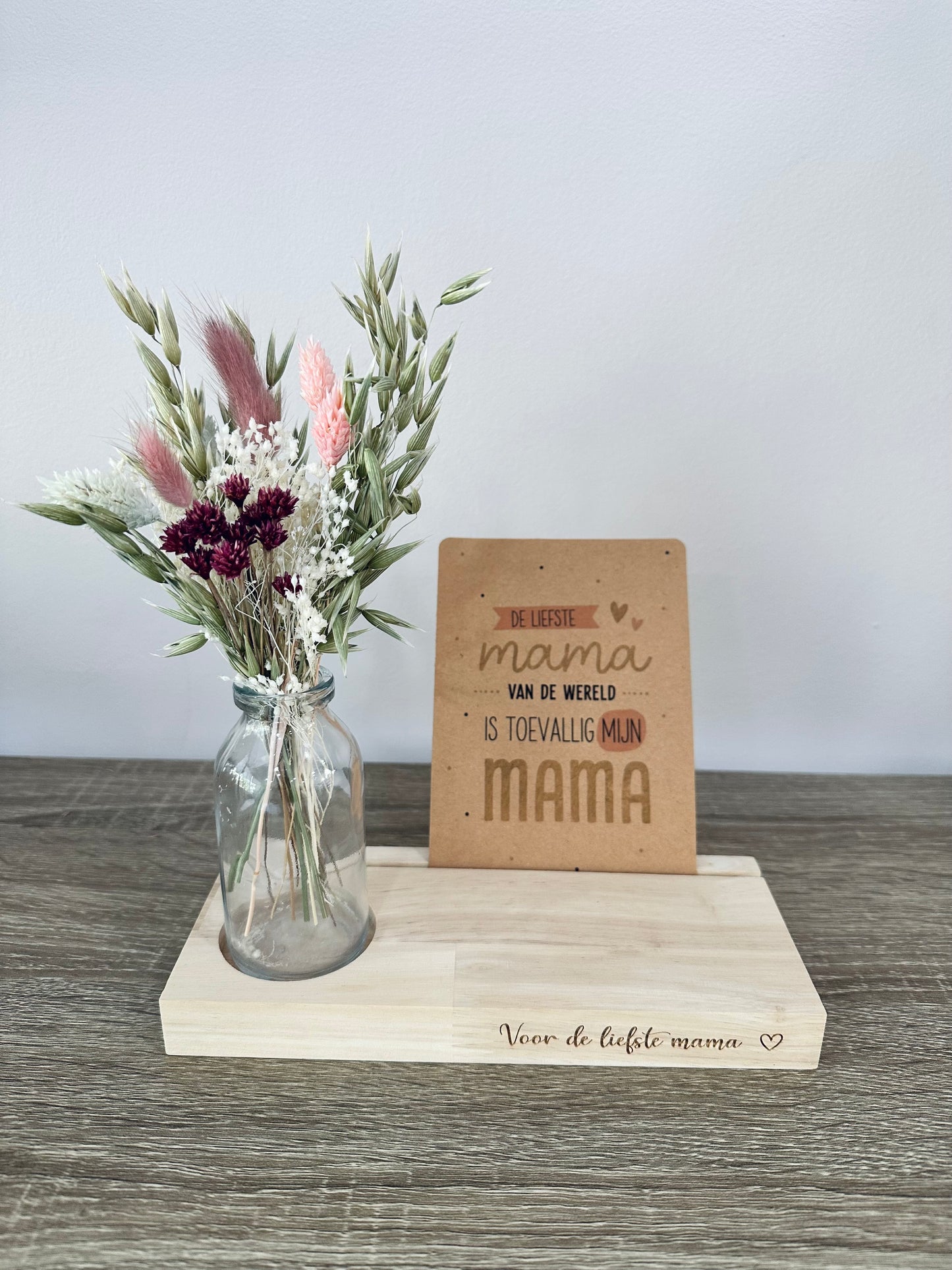 Bloemenplankje met gravure Mama