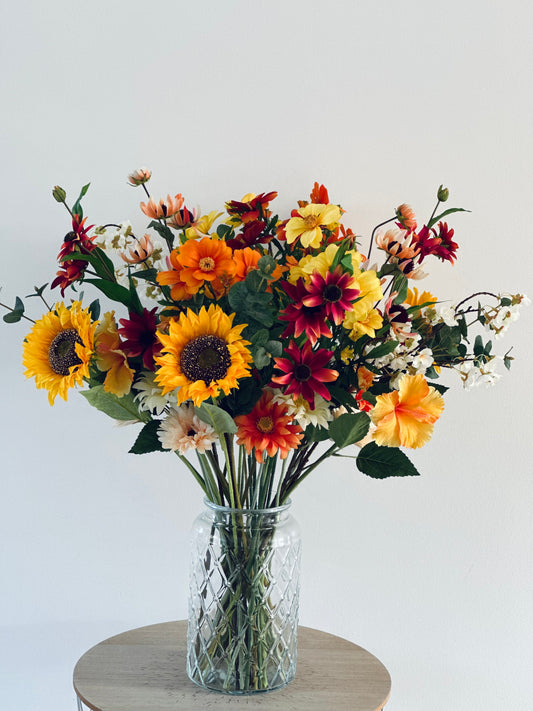 PROMO Zijdeboeket Sunflower incl. vaas + GRATIS gesloten vaasje met houten label “Liefste mama”