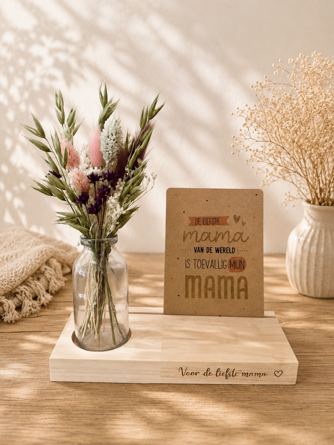 Bloemenplankje met gravure Mama