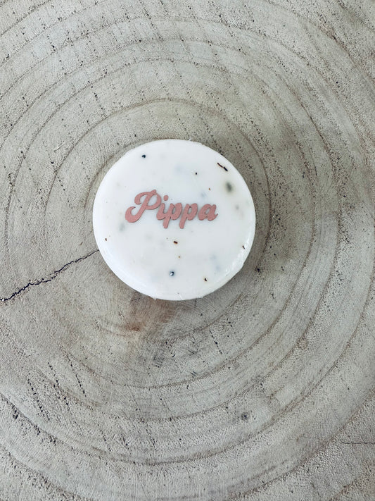 Zeepje rond met naam (per 6 stuks)